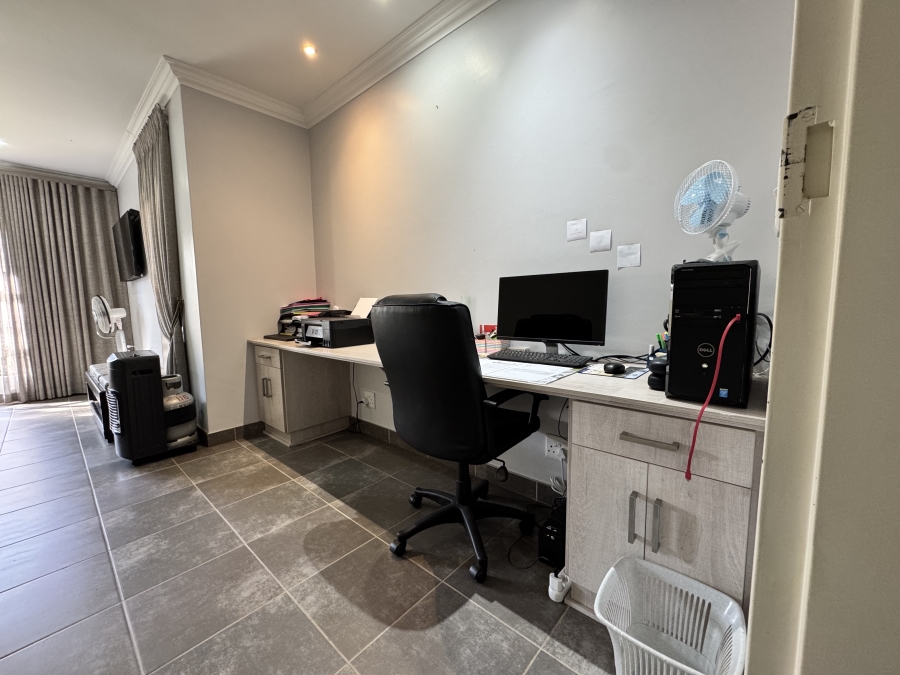 To Let 3 Bedroom Property for Rent in Wilkoppies North West